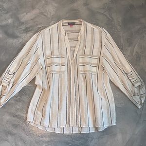 SOLD 🤎VINCE CAMUTO Striped Top!